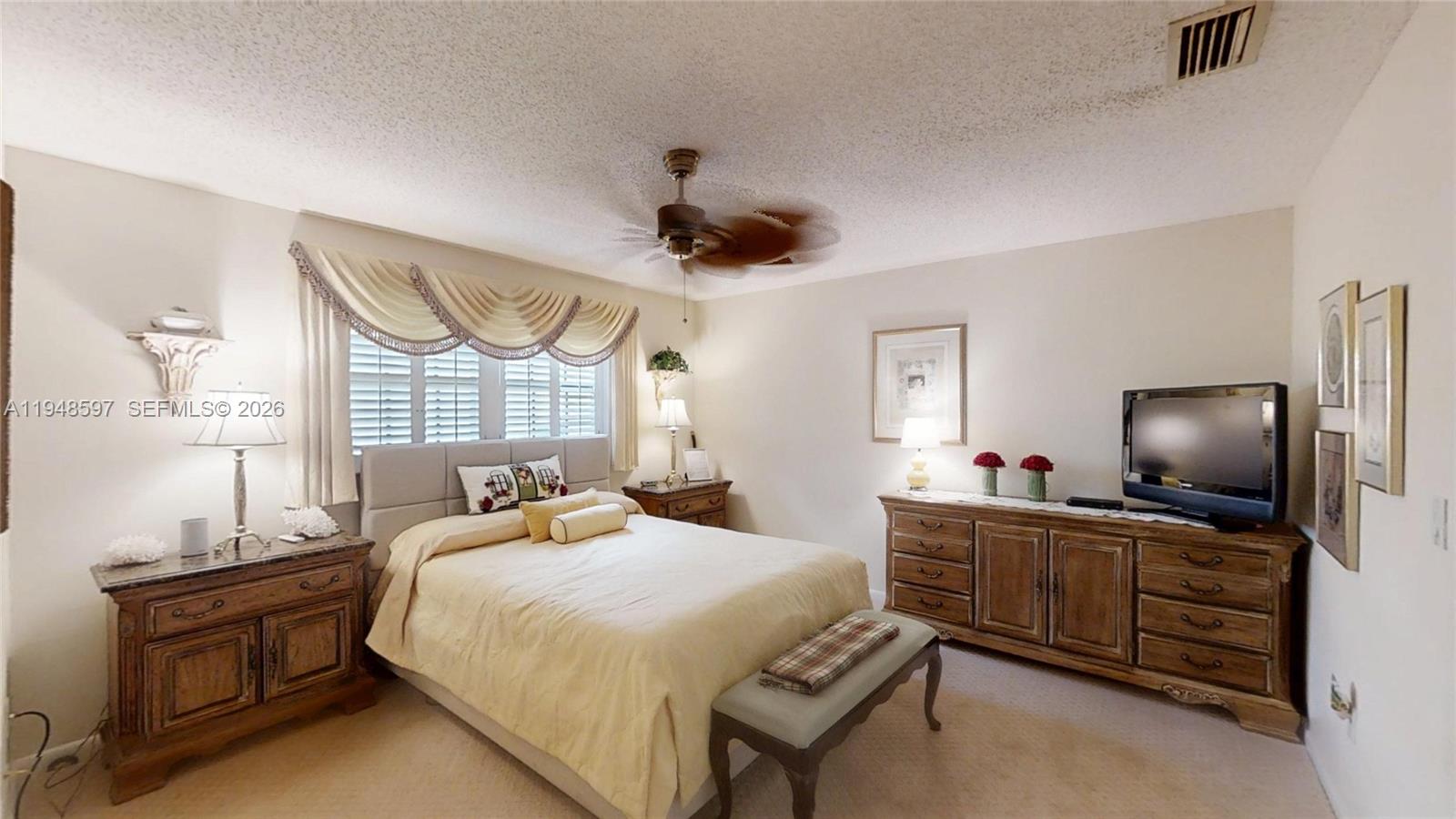 1527 Edgewater Circle Property Photo 13