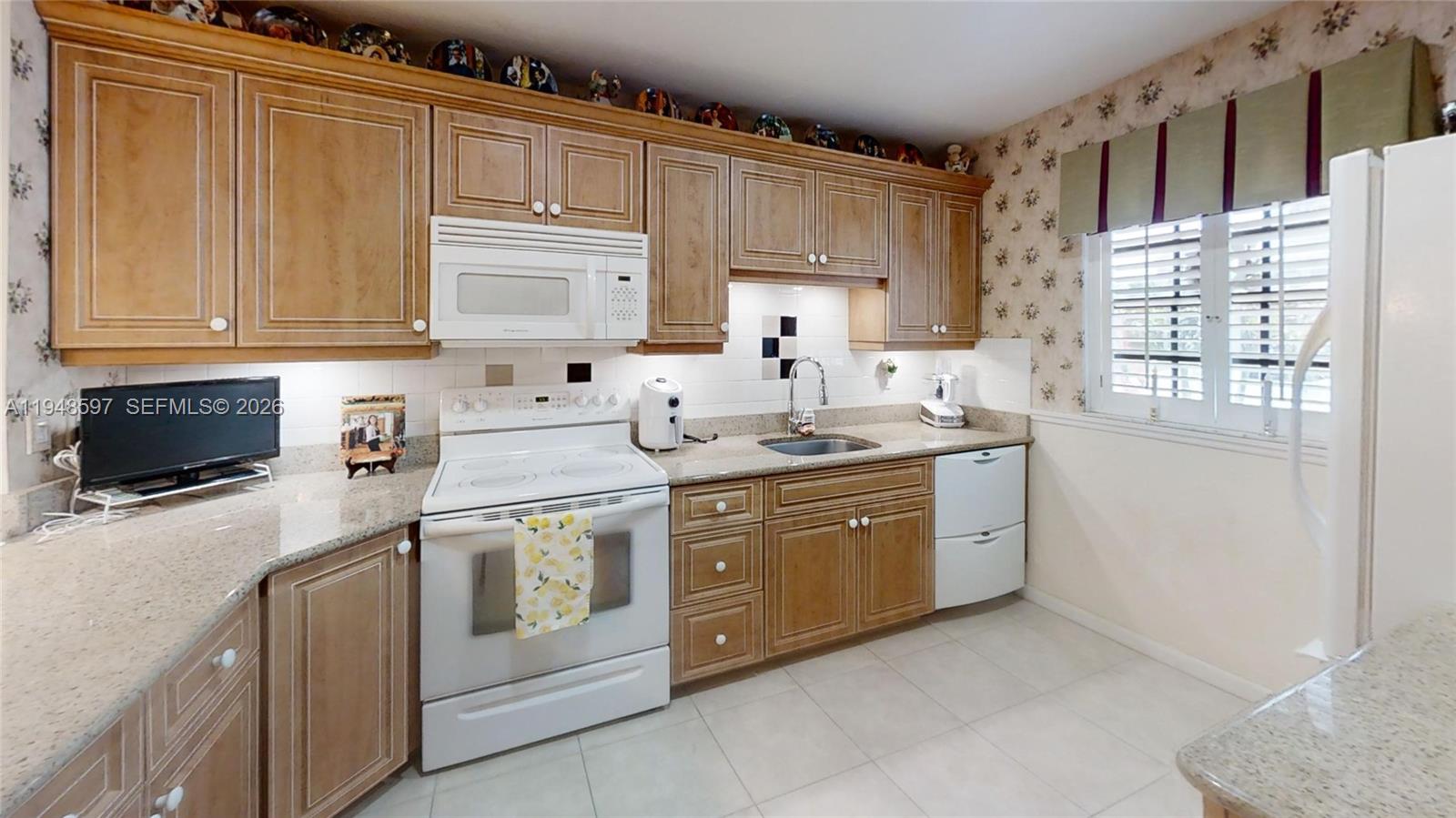 1527 Edgewater Circle Property Photo 35