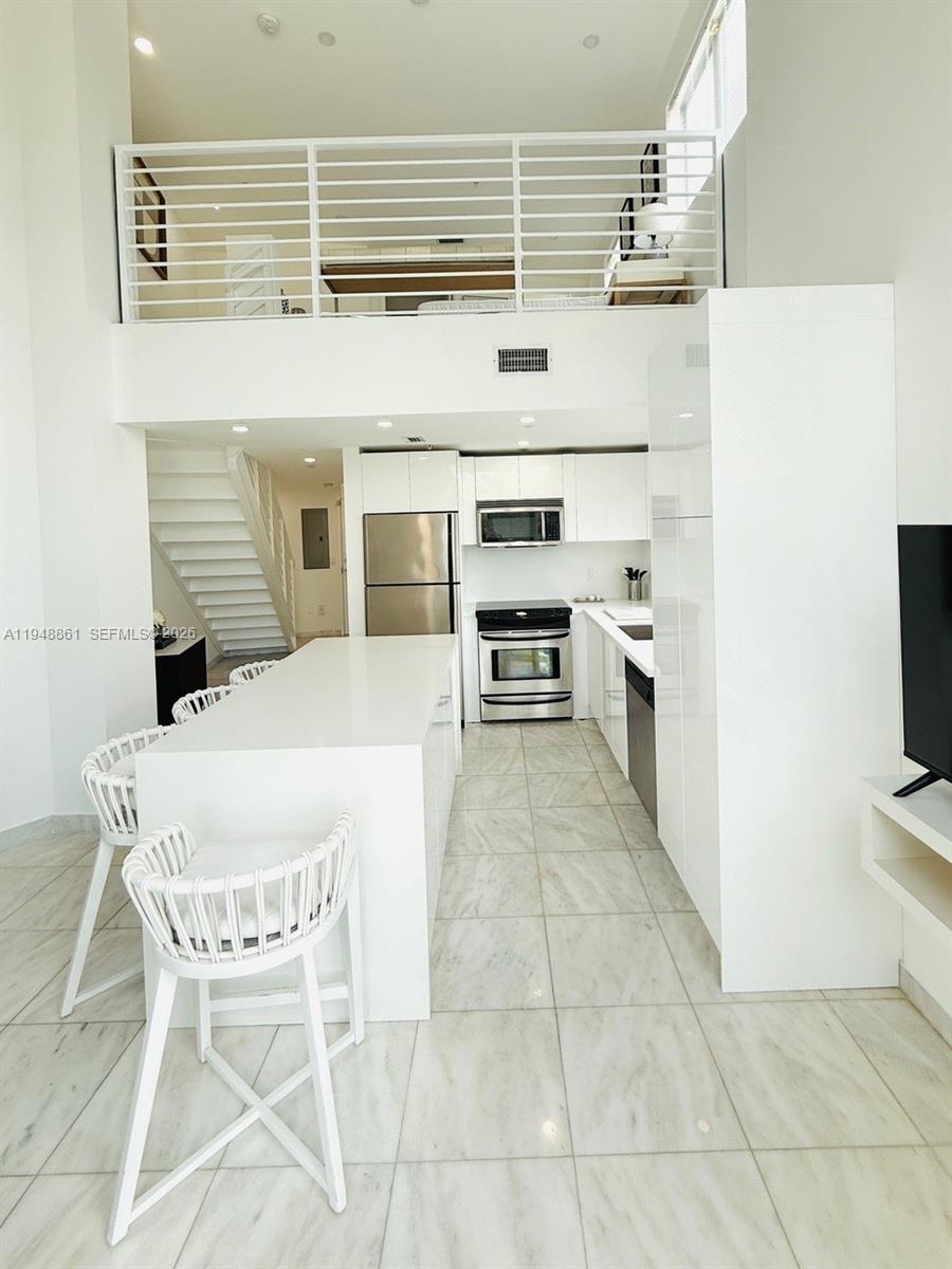 7700 Collins Ave 5 Property Photo 12