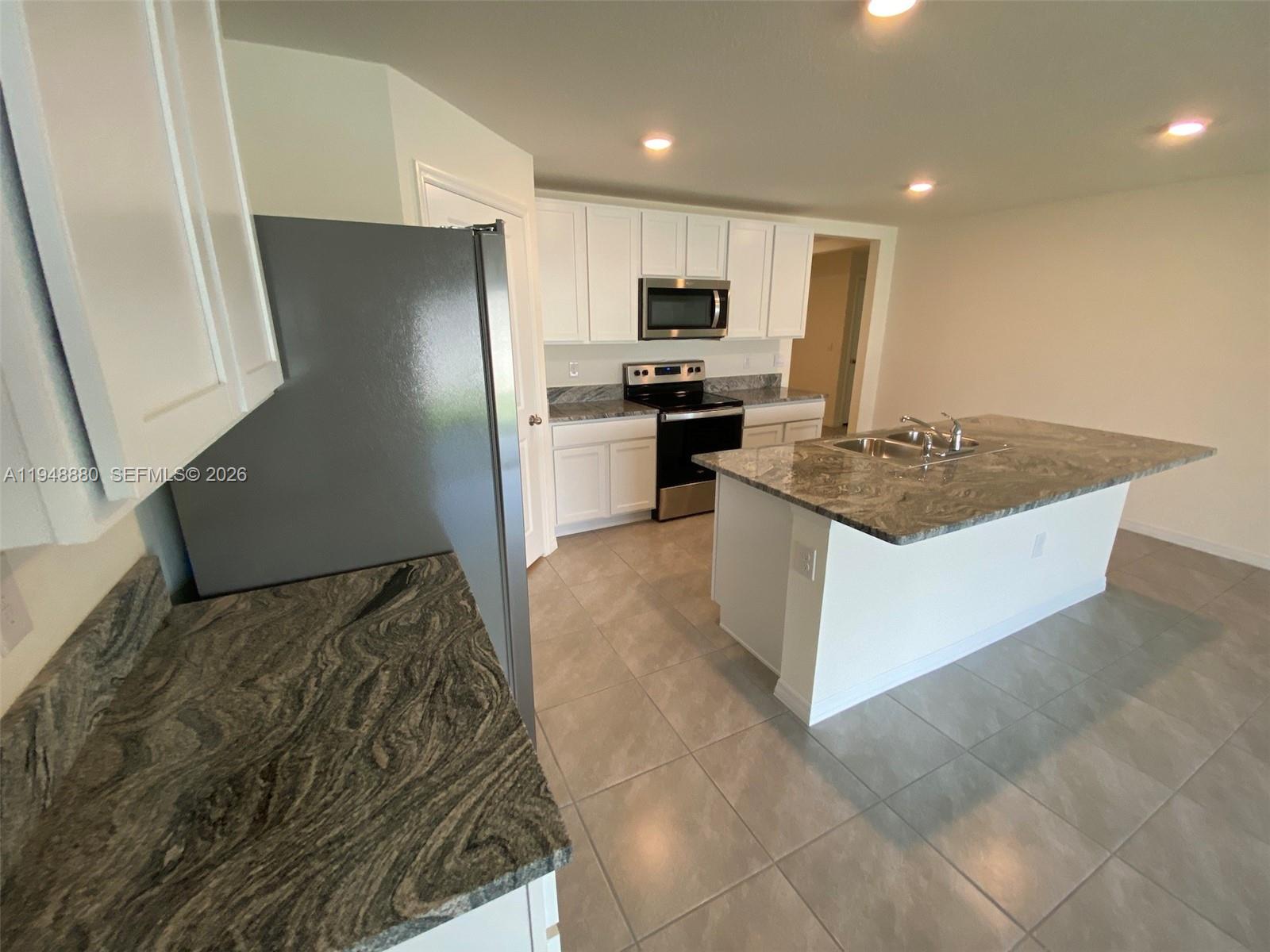 4961 Sw 88 Pl Property Photo 11