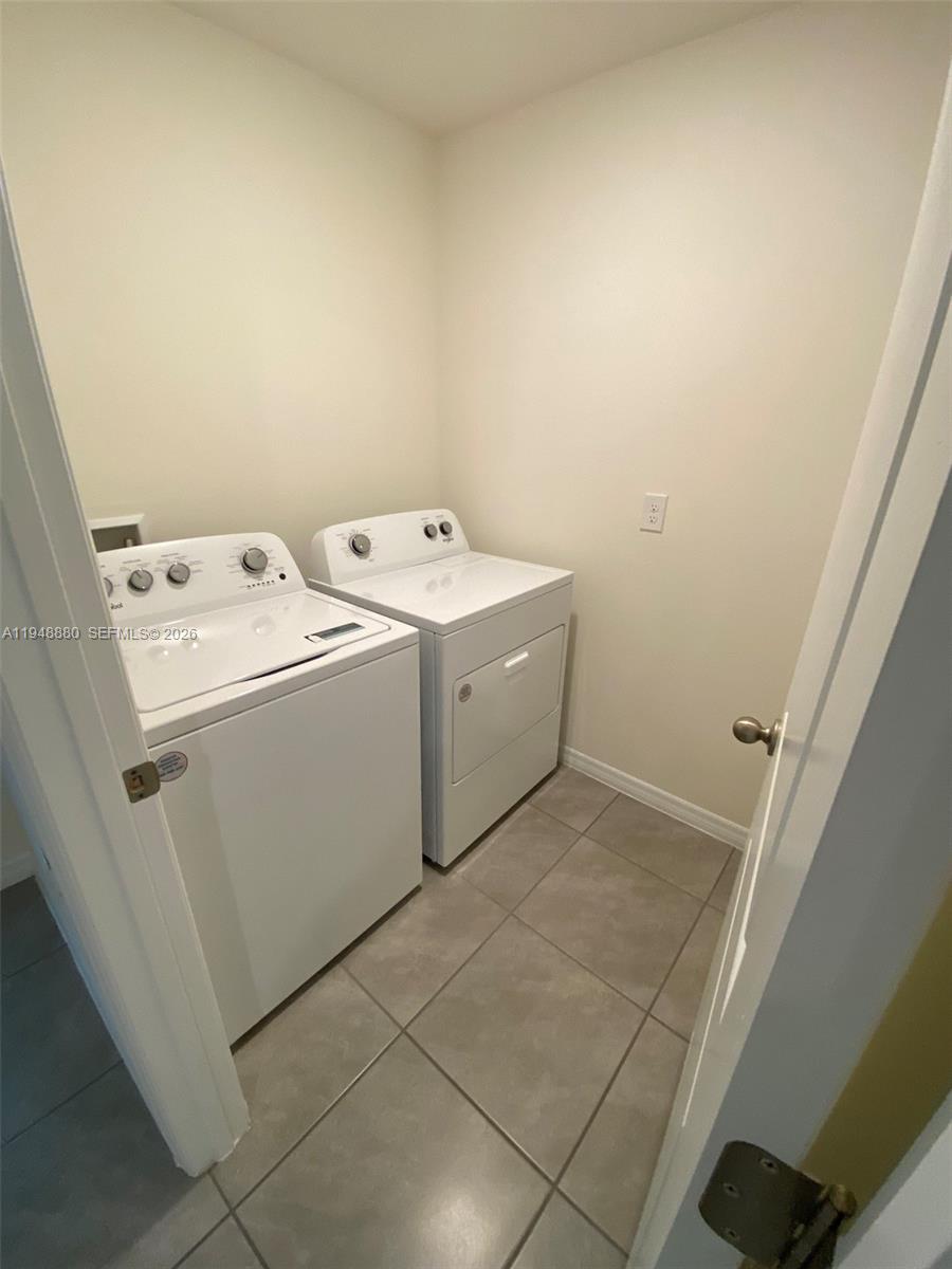 4961 Sw 88 Pl Property Photo 28