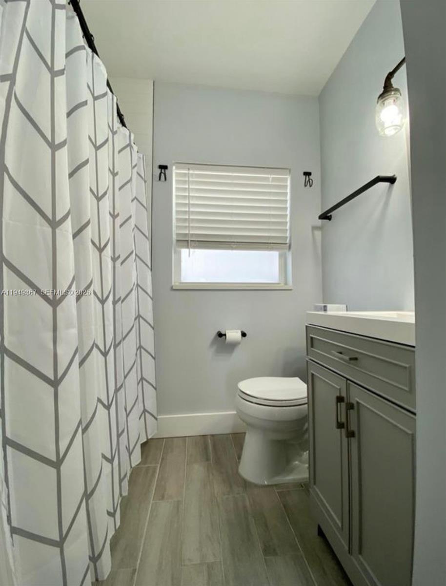 2508 Bay Dr 12 Property Photo 14