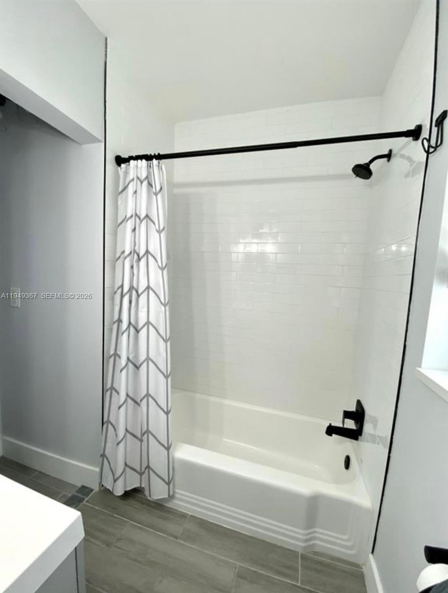 2508 Bay Dr 12 Property Photo 15