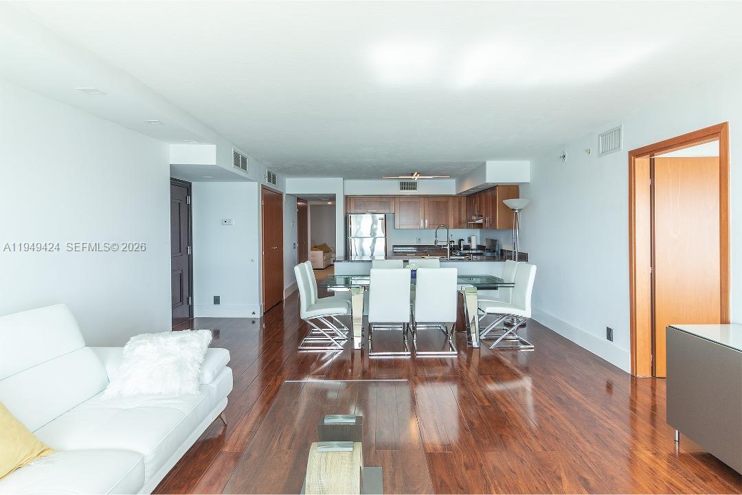 A11949424 Property Photo 5