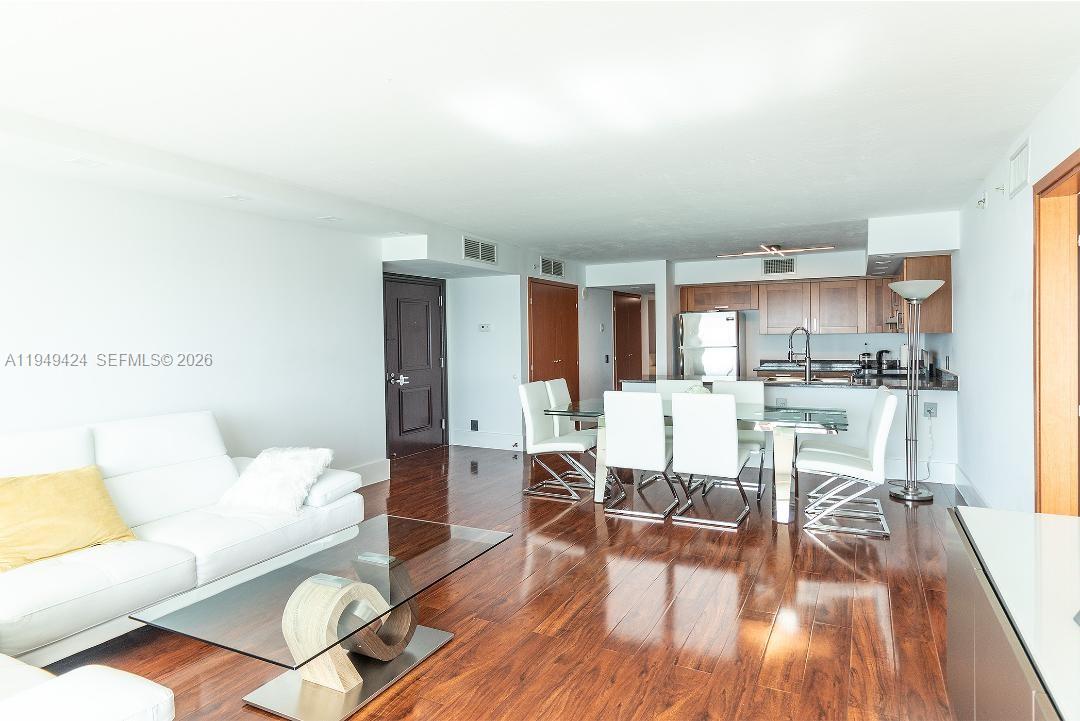 A11949424 Property Photo 6