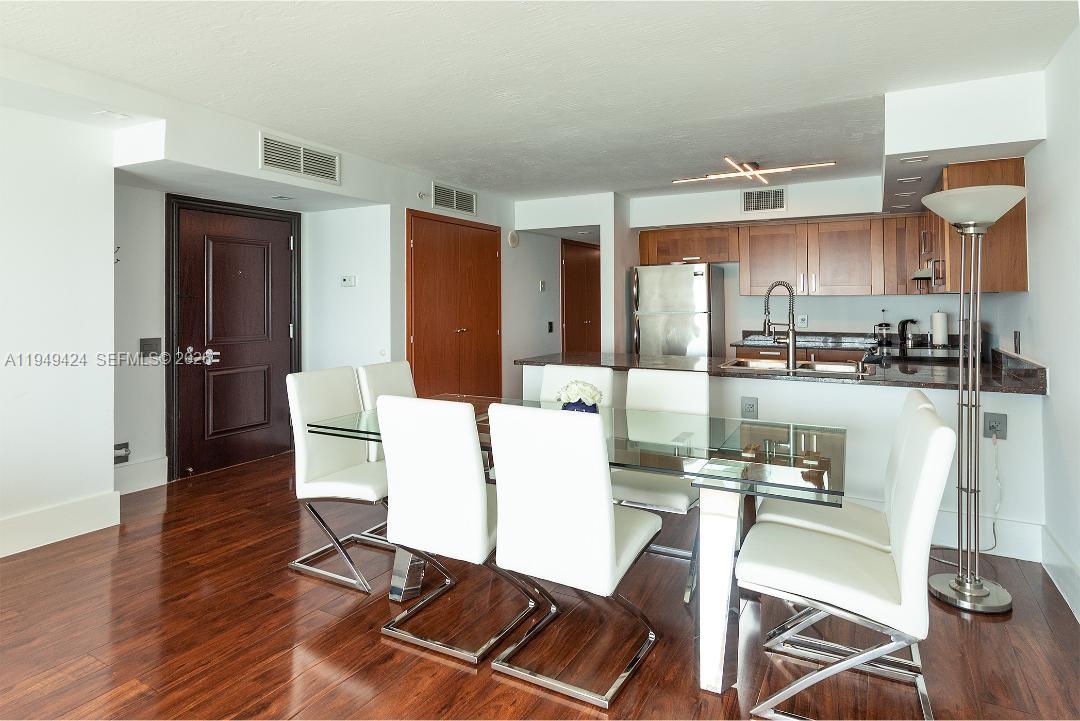 A11949424 Property Photo 13