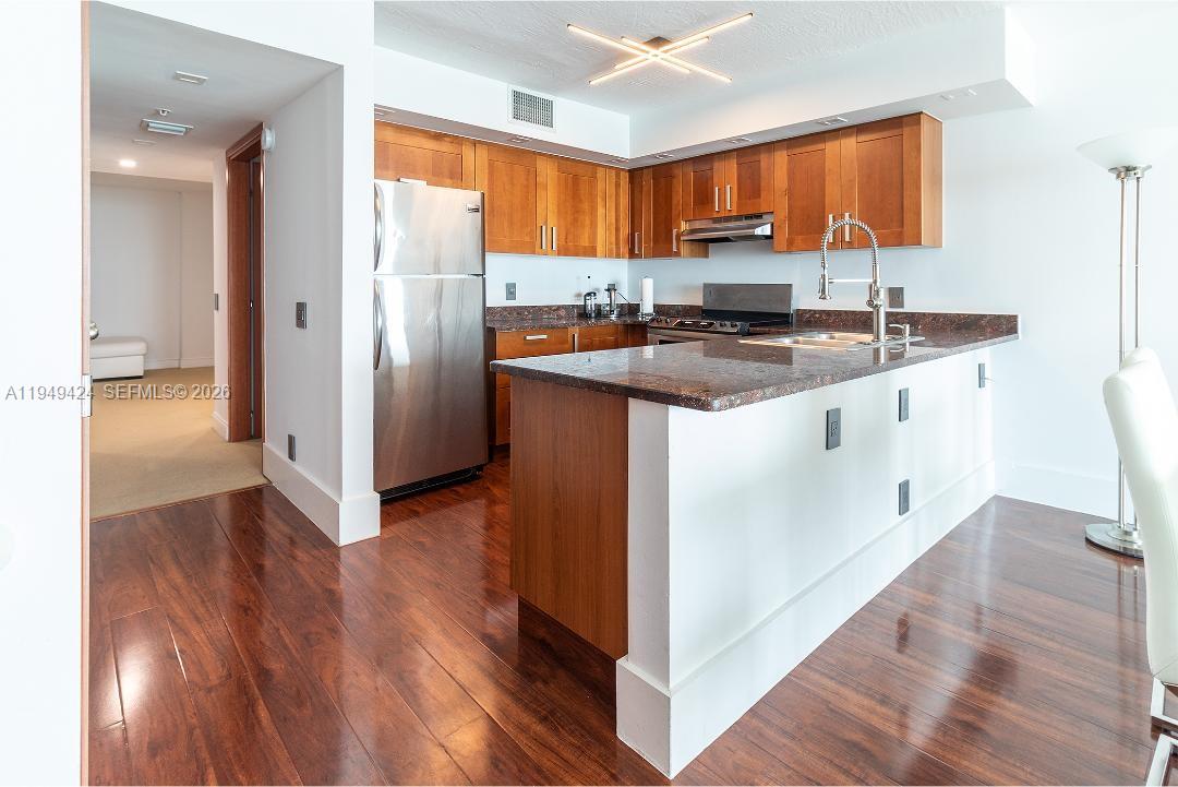 A11949424 Property Photo 15
