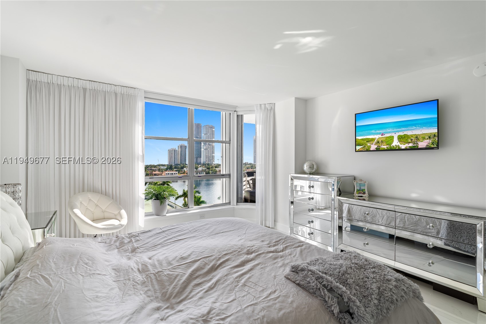 3600 Mystic Pointe Dr 1017 Property Photo 8