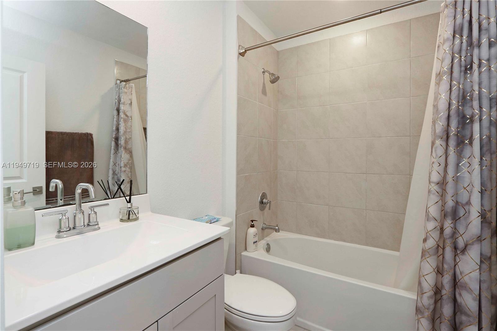 2432 Se 10th Ct Property Photo 18