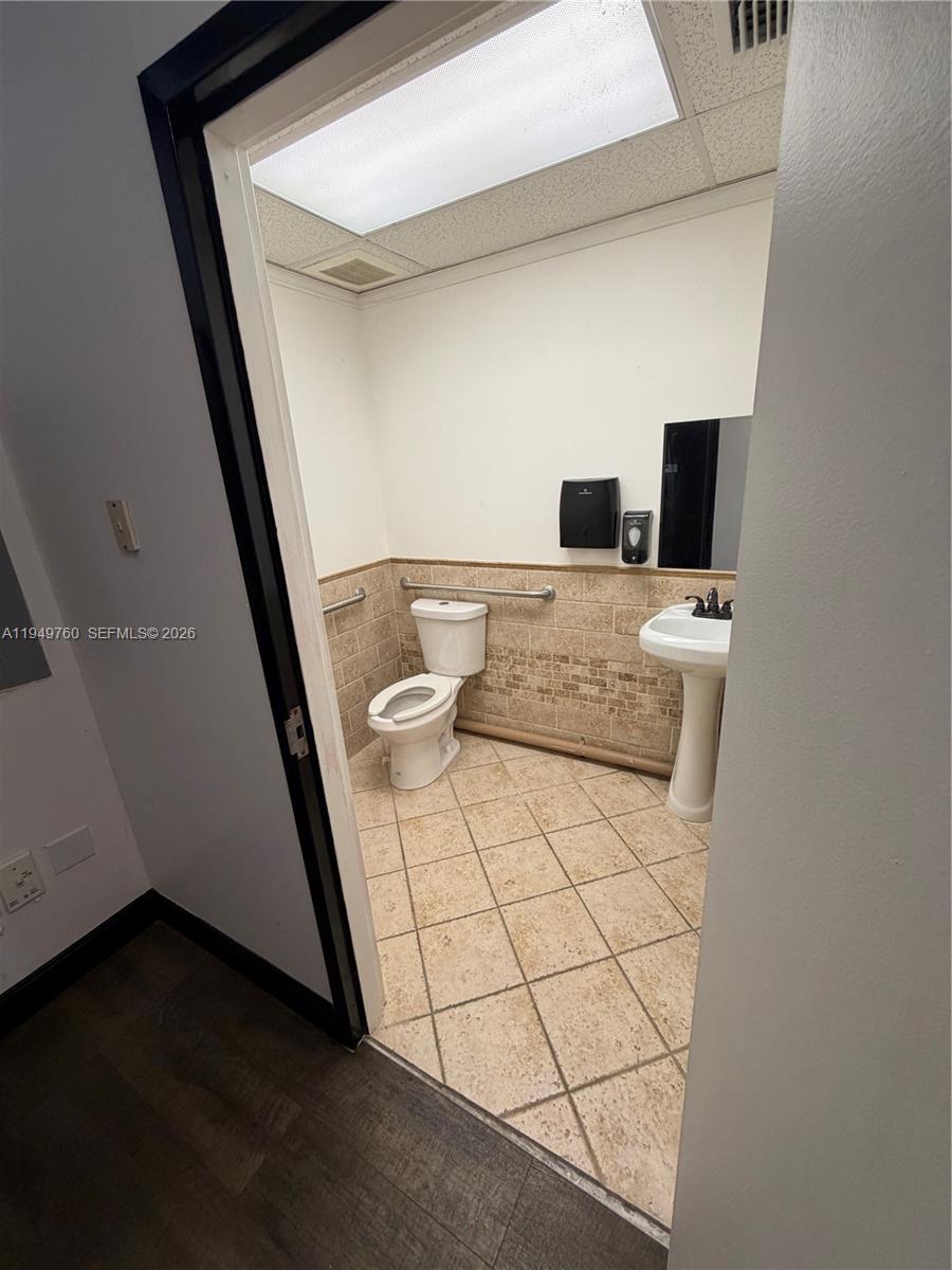 4570 Lyons Rd 105 Property Photo 11