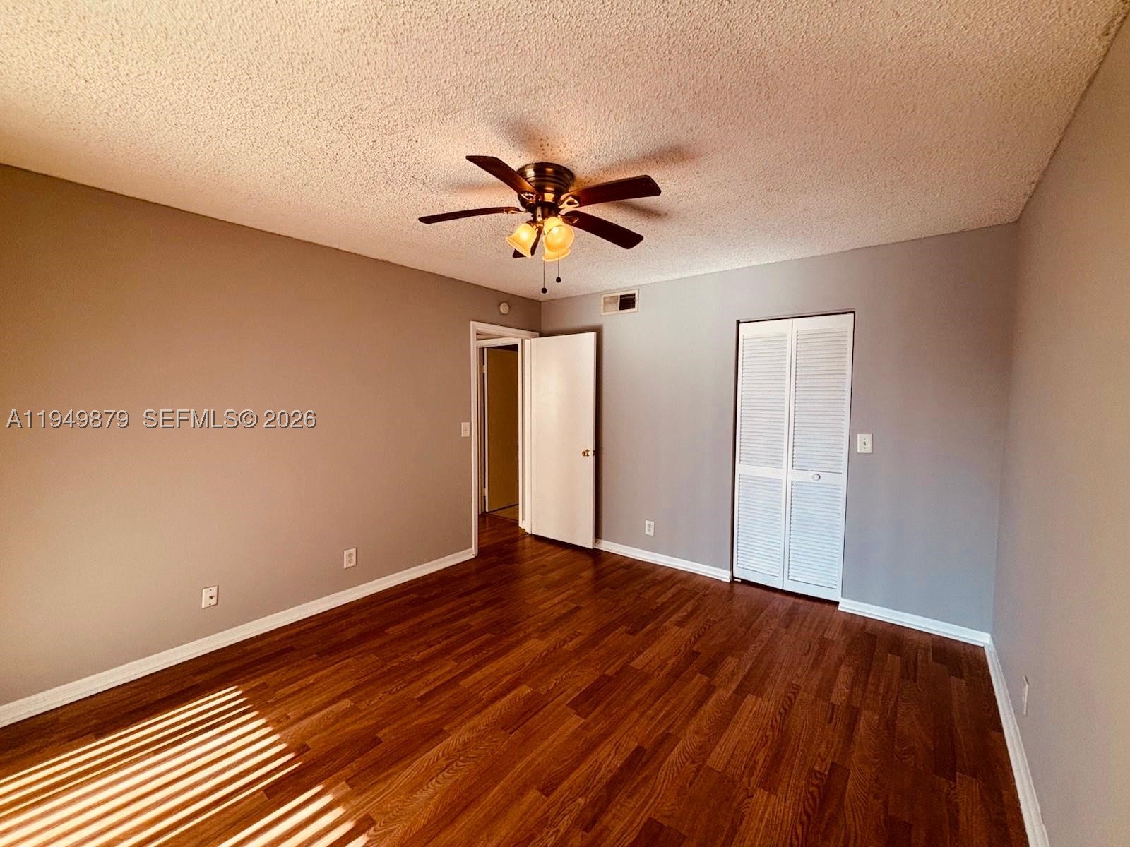 A11949879 Property Photo 3