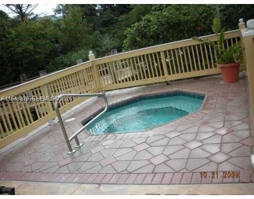 A11949879 Property Photo 10