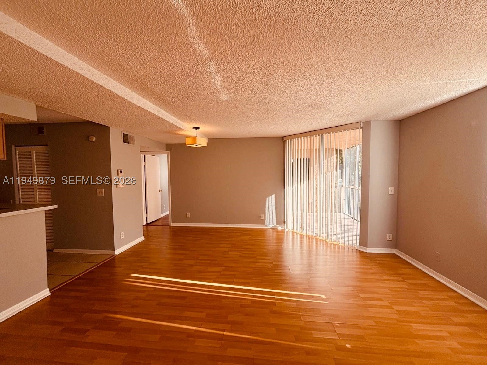 A11949879 Property Photo 13