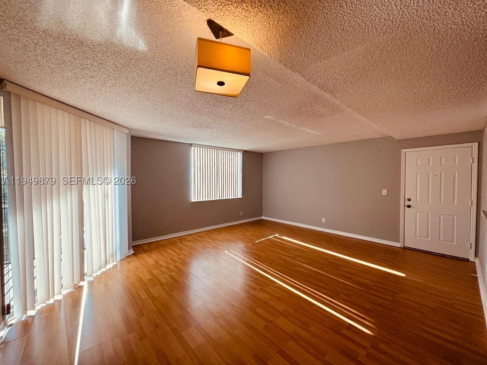 A11949879 Property Photo 17