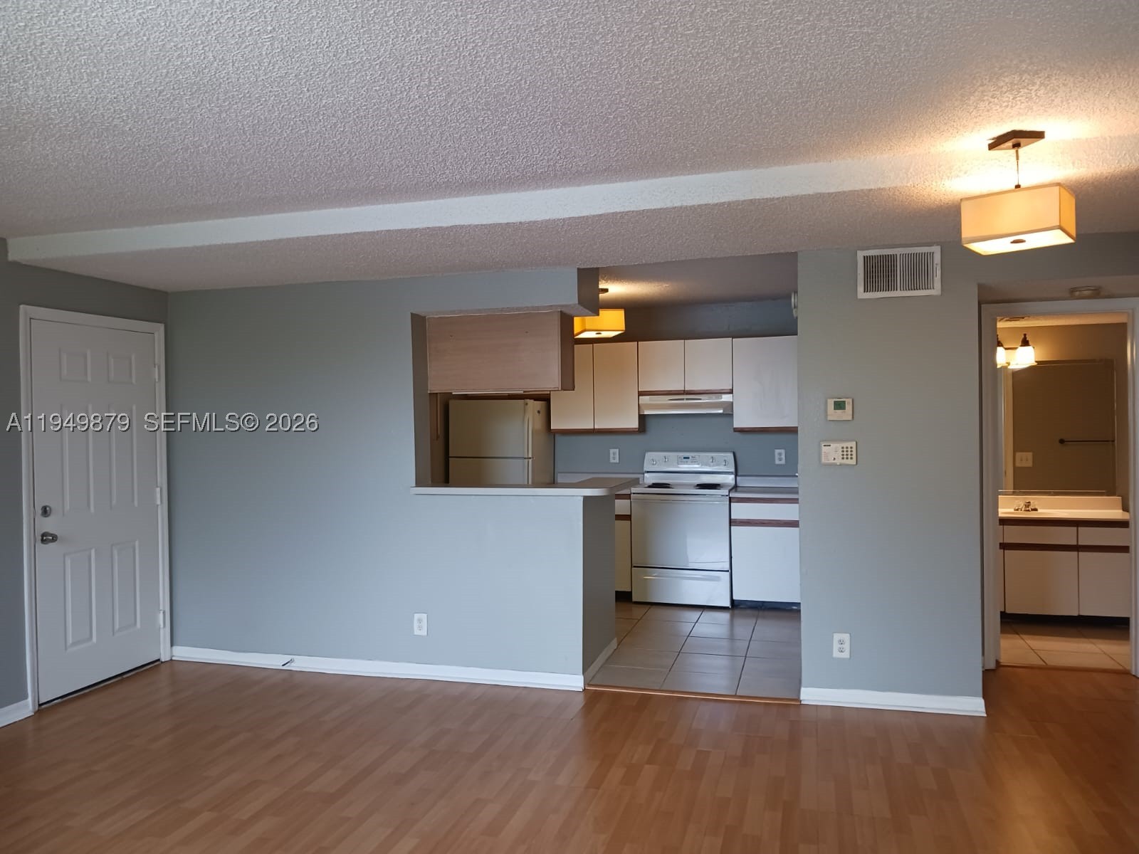 A11949879 Property Photo 23