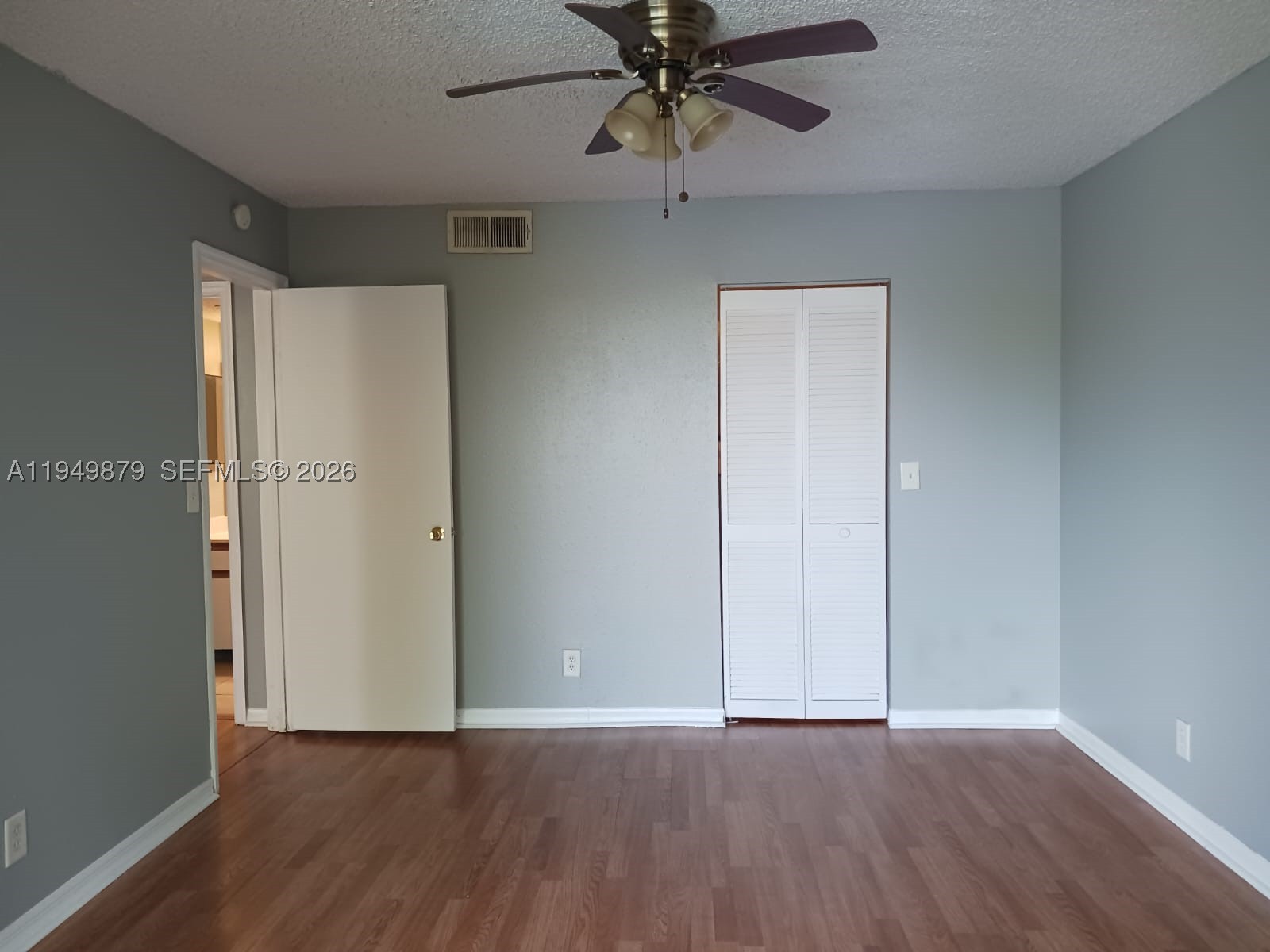 A11949879 Property Photo 24