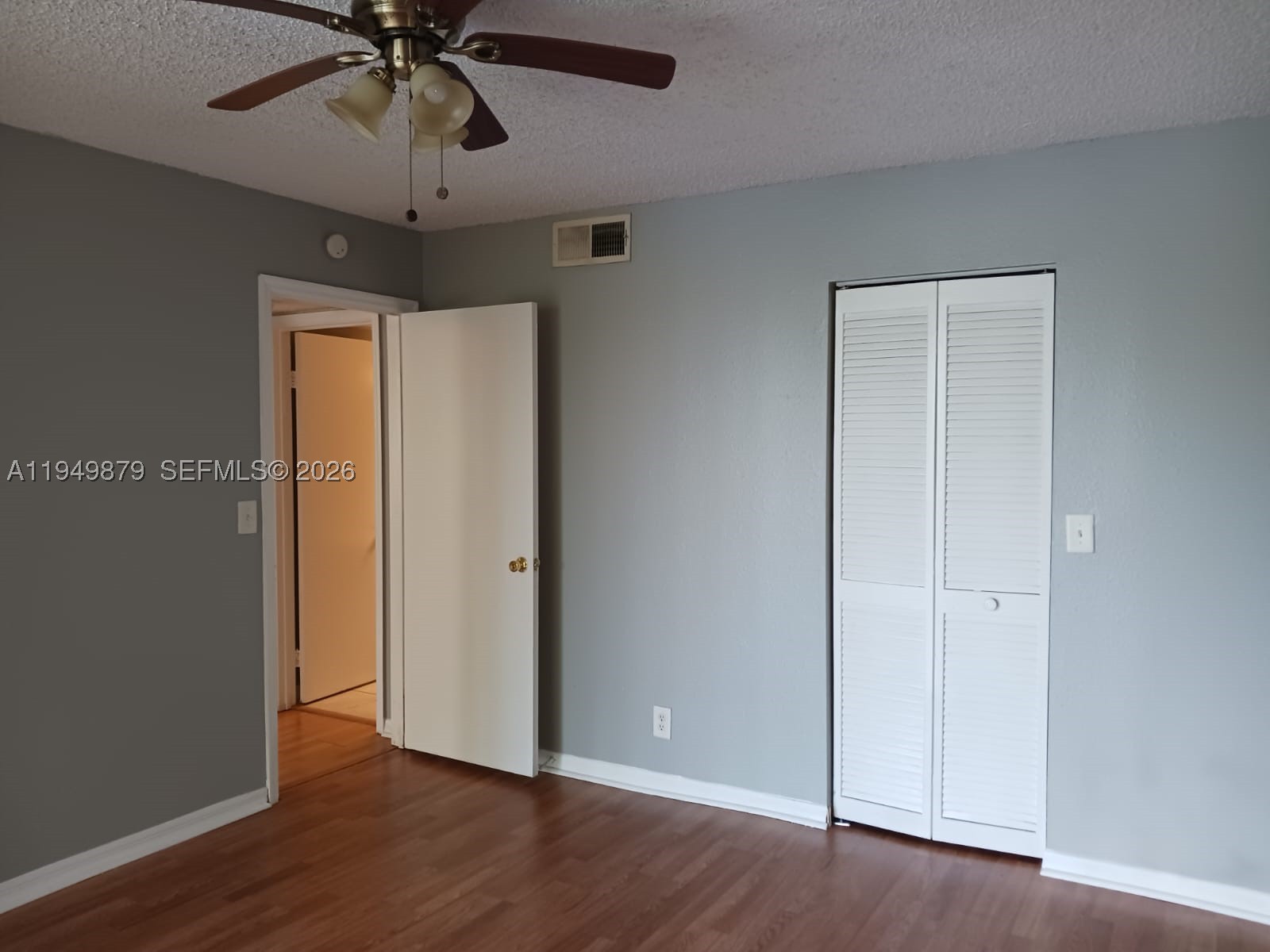 A11949879 Property Photo 25