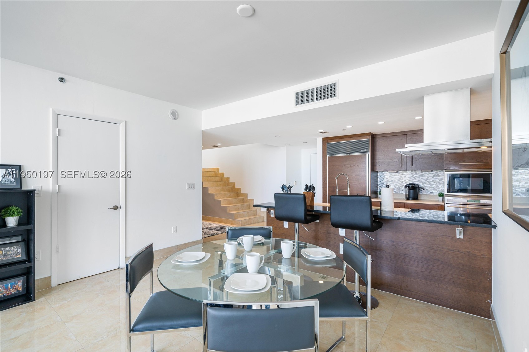 495 Brickell 5705 Property Photo 6
