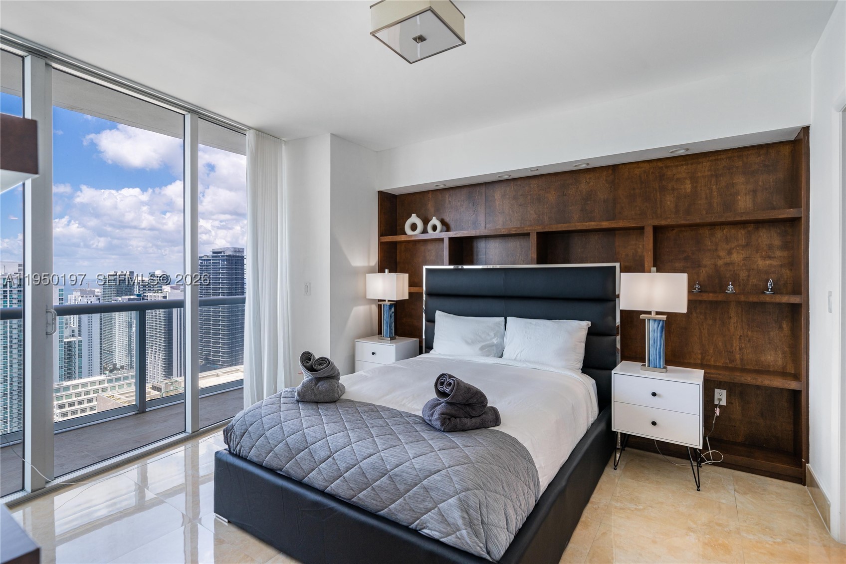 495 Brickell 5705 Property Photo 7