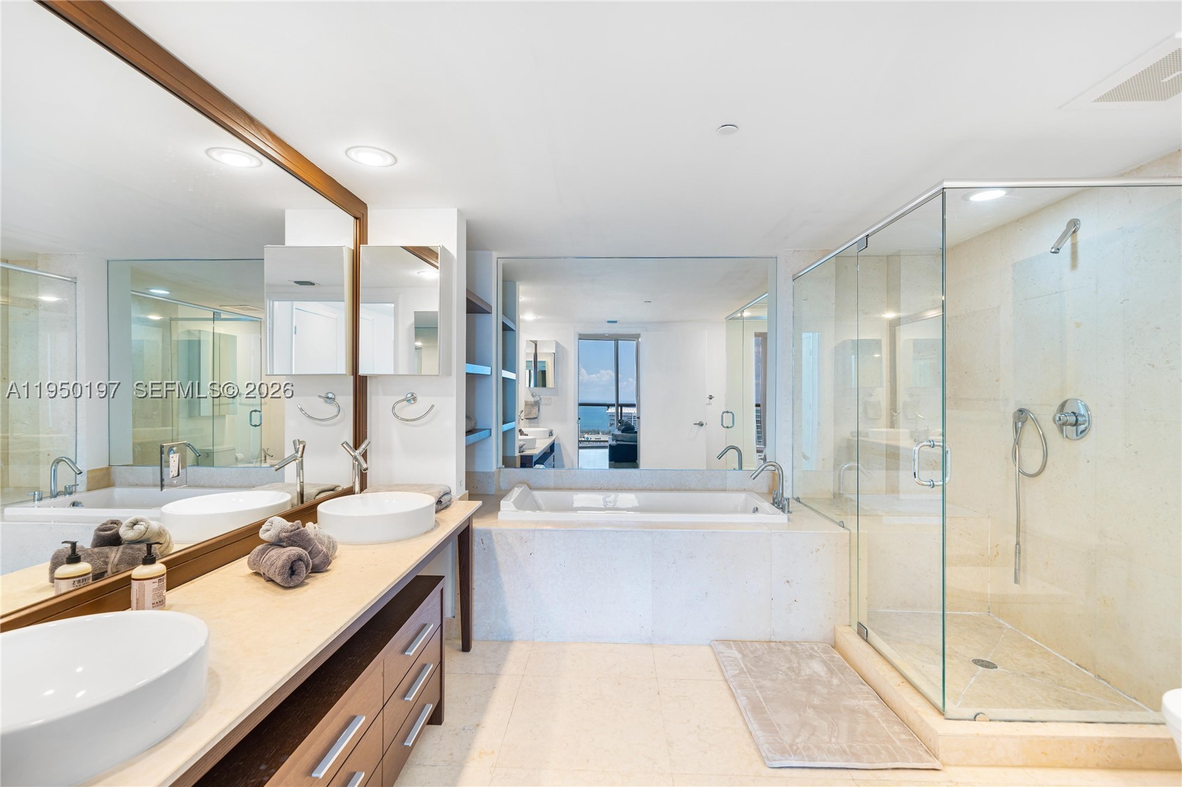 495 Brickell 5705 Property Photo 16