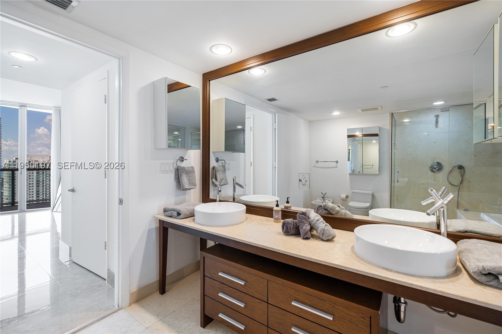 495 Brickell 5705 Property Photo 17