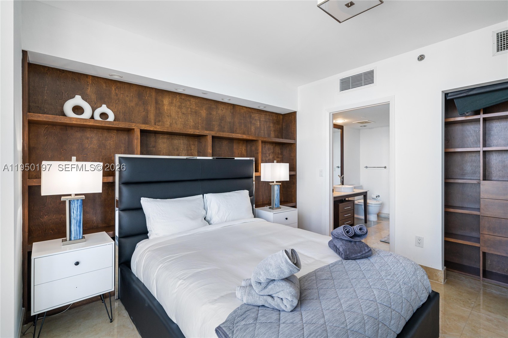 495 Brickell 5705 Property Photo 24