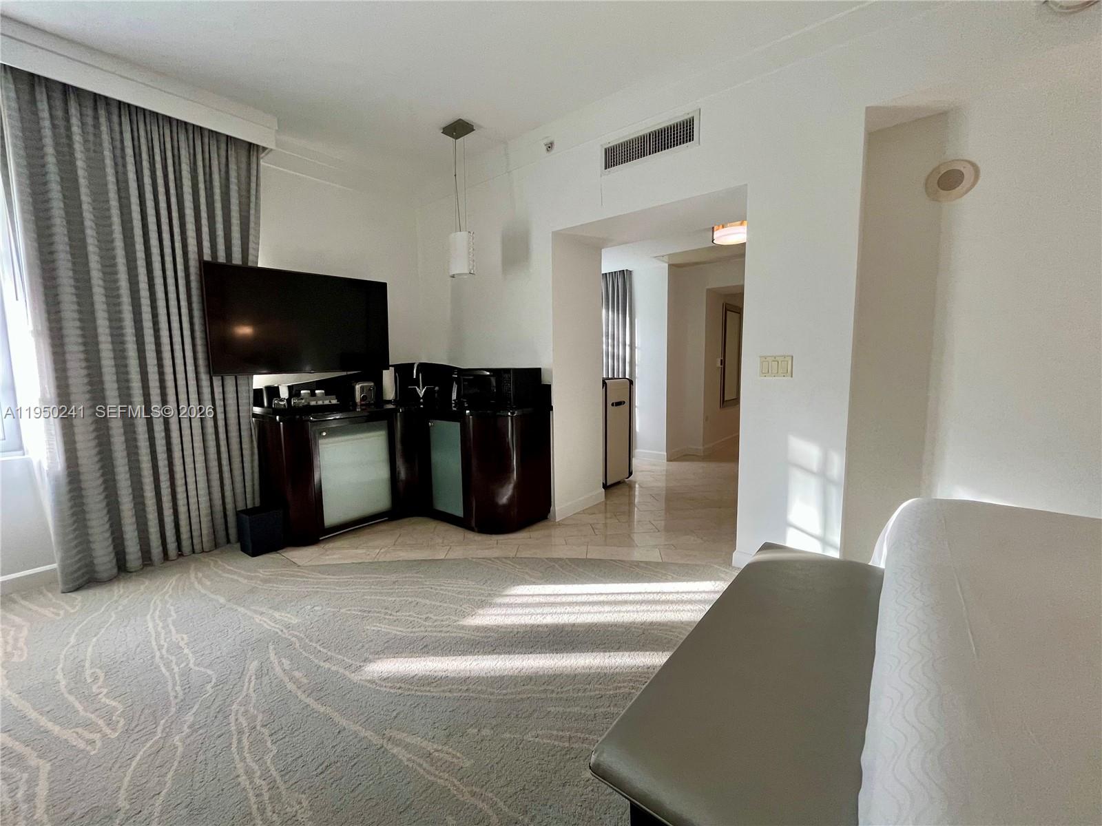 4391 Collins Ave 419 Property Photo 11