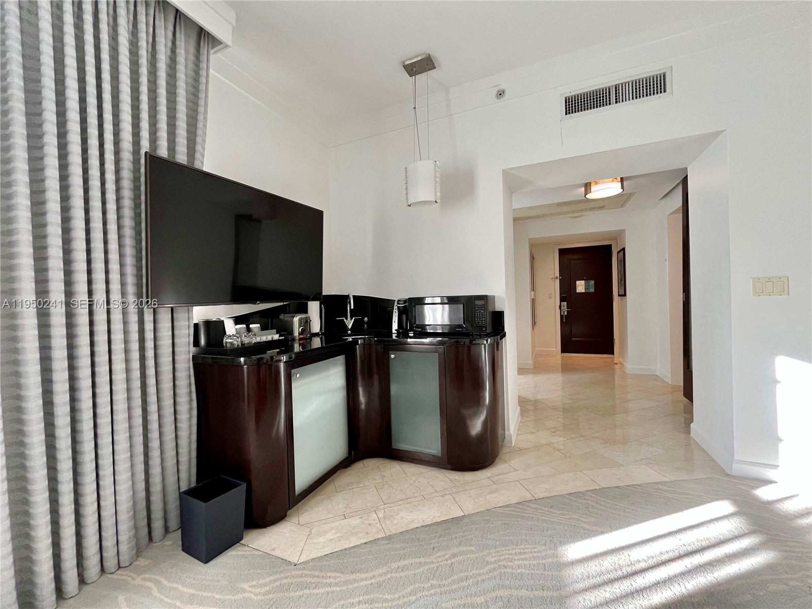 4391 Collins Ave 419 Property Photo 12