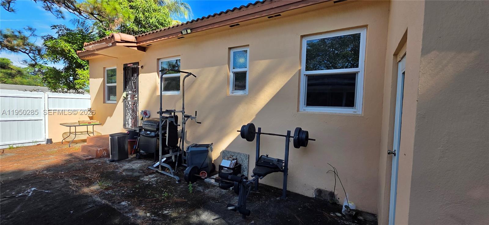 1210 Kasim St Property Photo 1