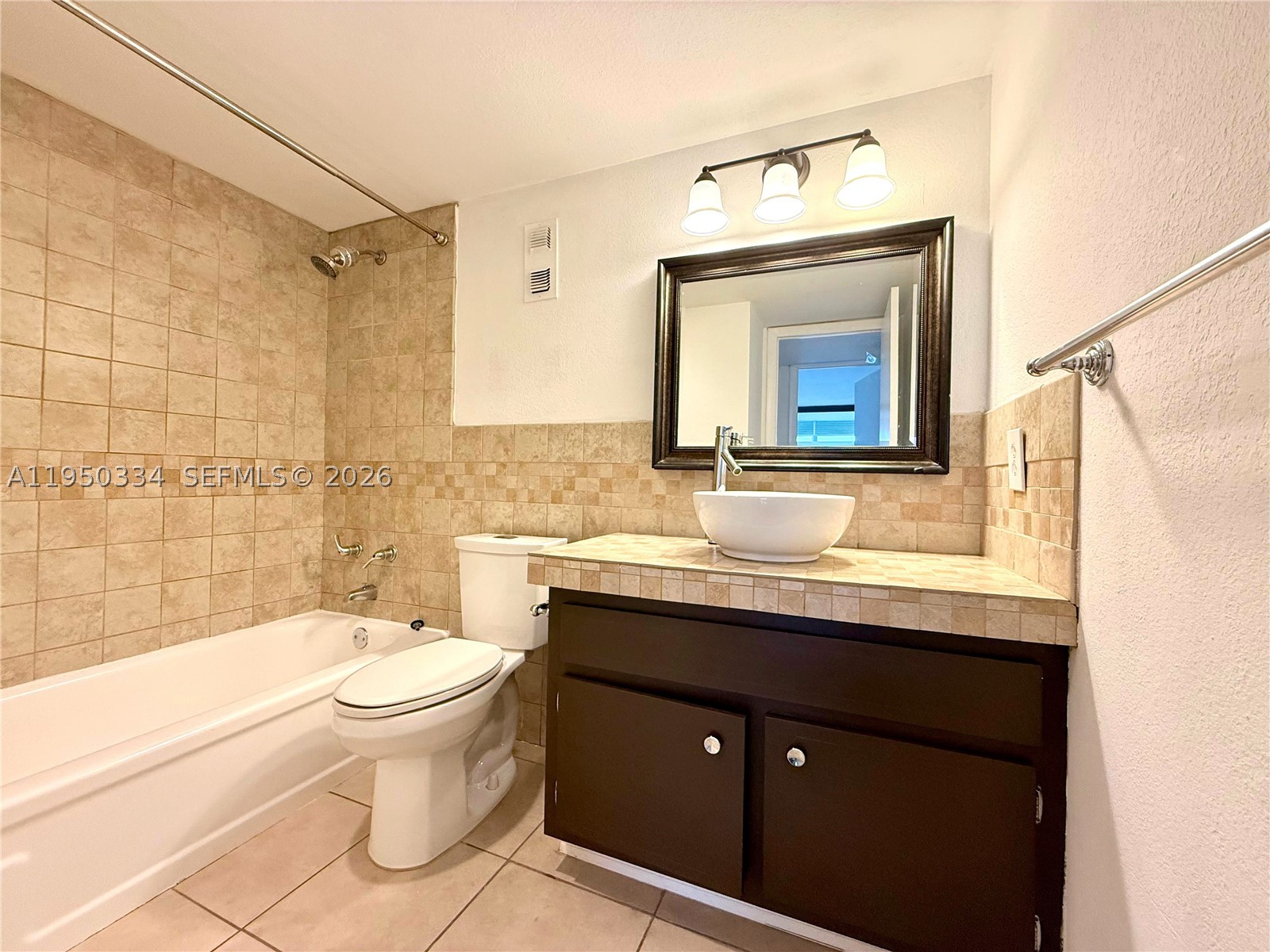 2771 Taft St 411 Property Photo 6