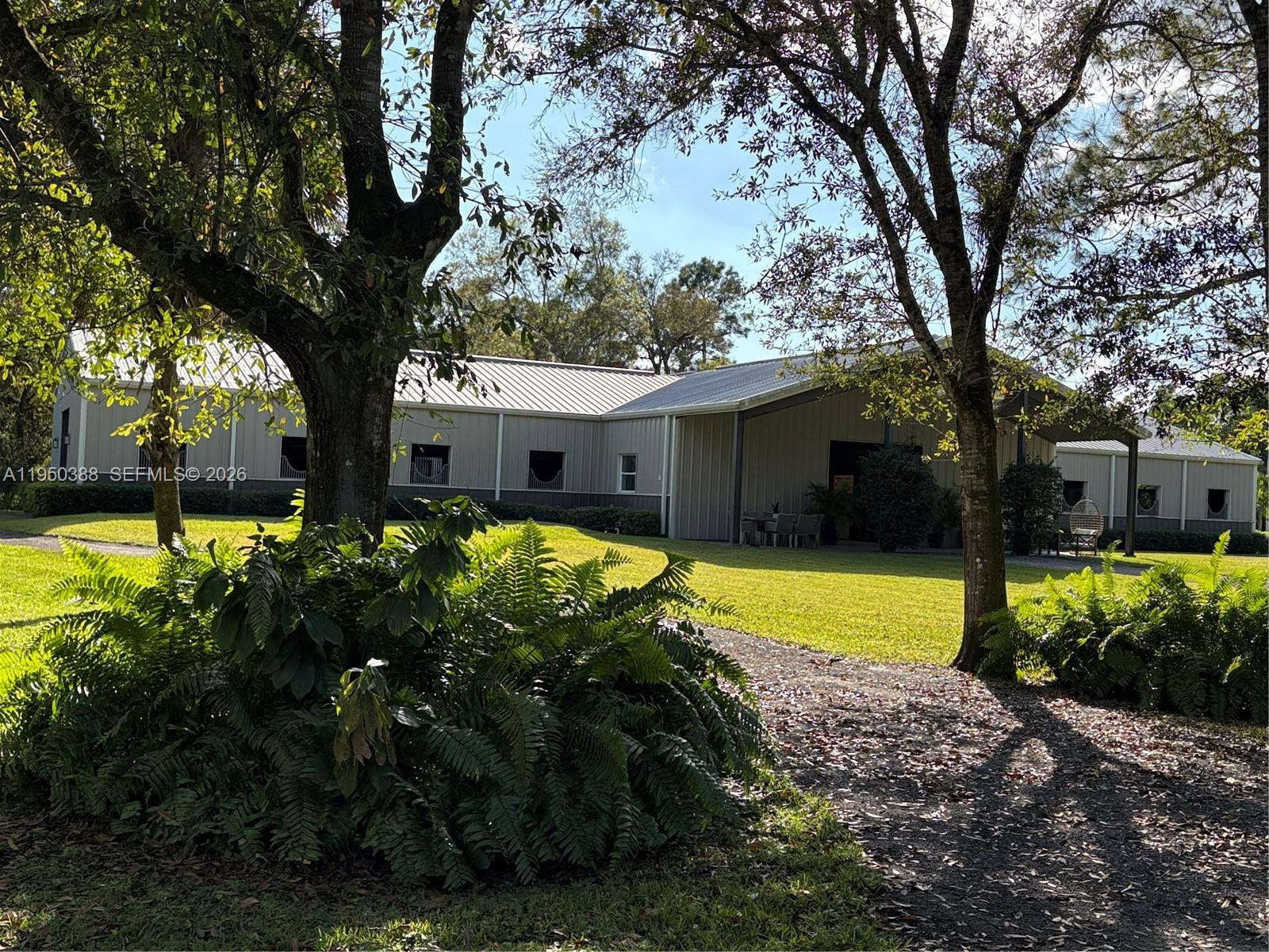 A11950388 Property Photo 16