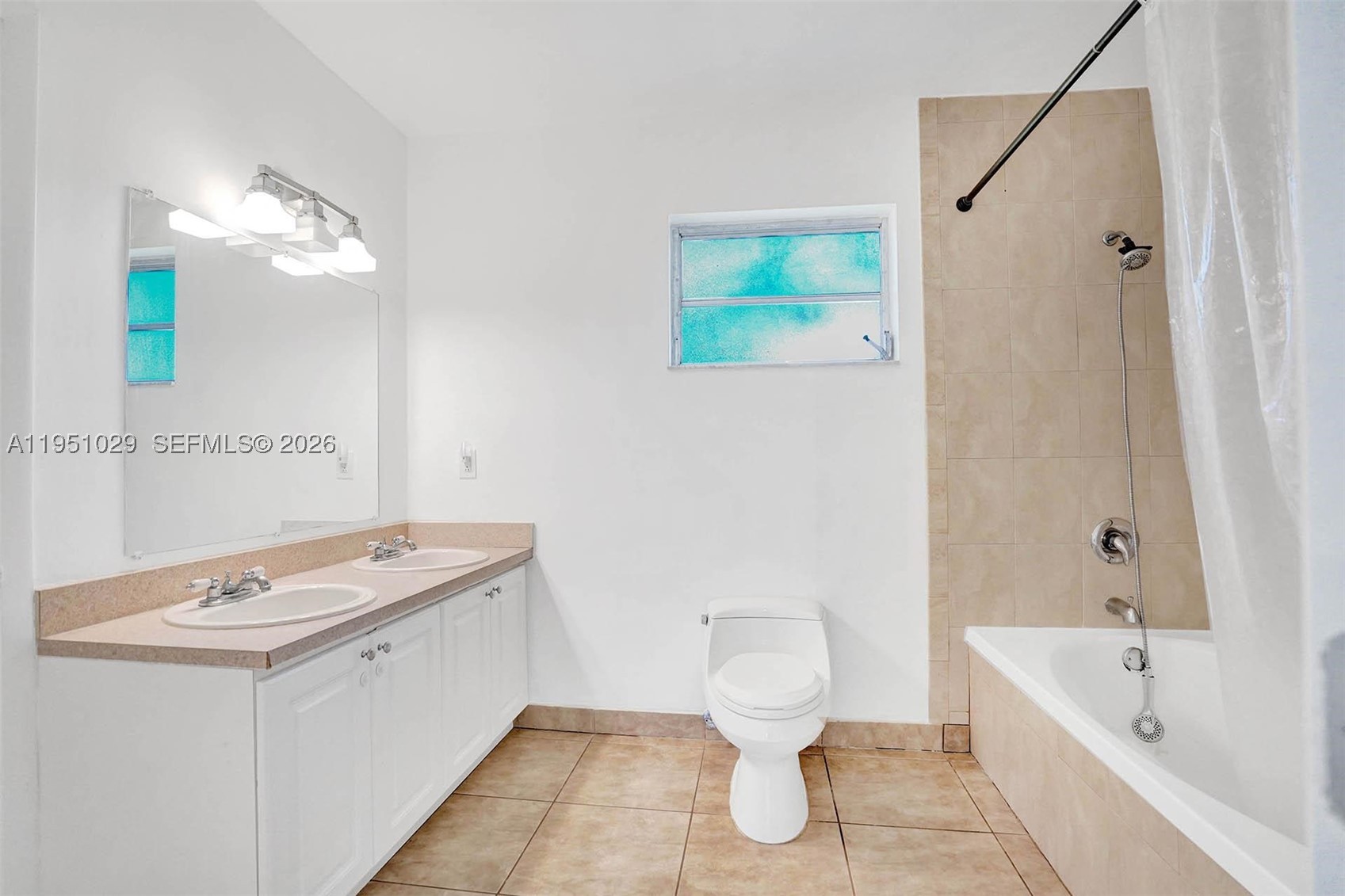 7525 W Treasure Dr Property Photo 27