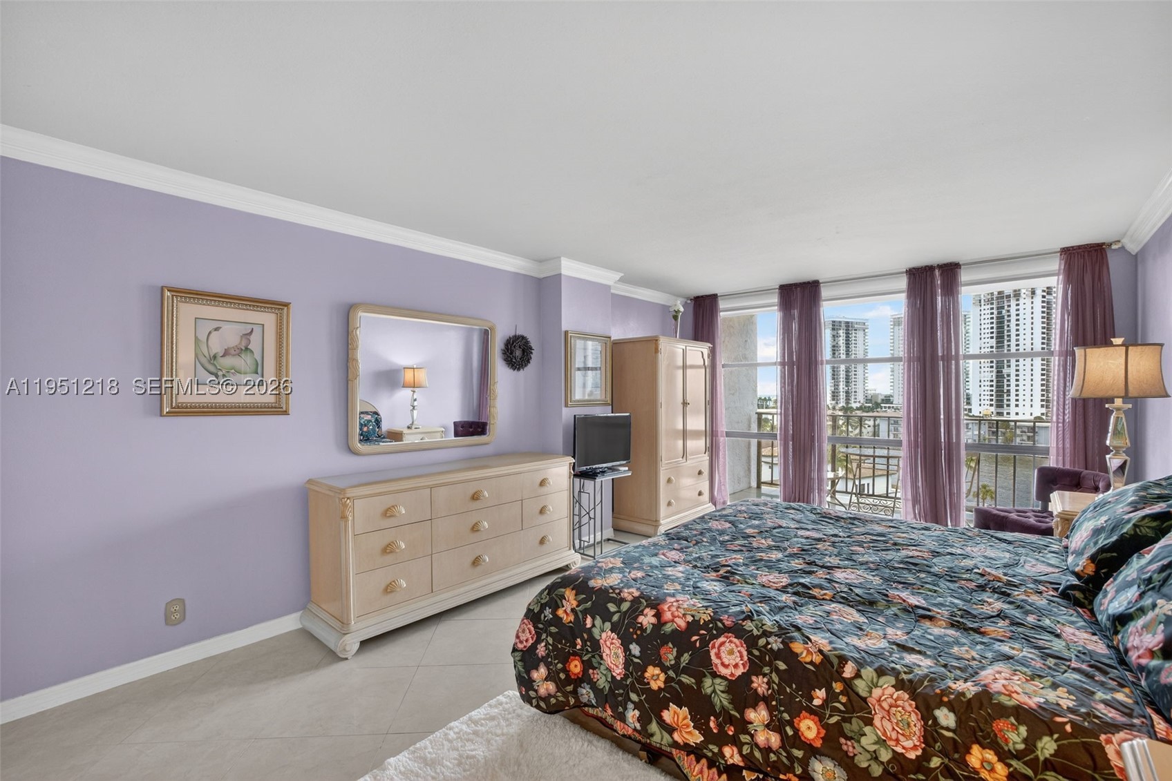 1000 Parkview Dr 806 Property Photo 6
