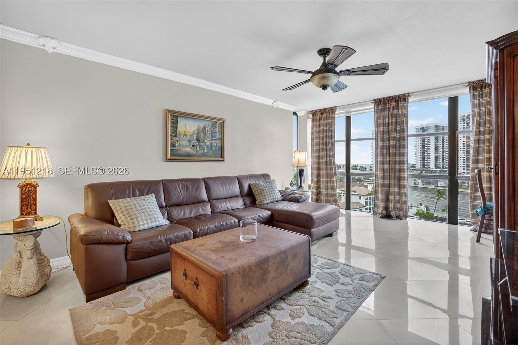 1000 Parkview Dr 806 Property Photo 13