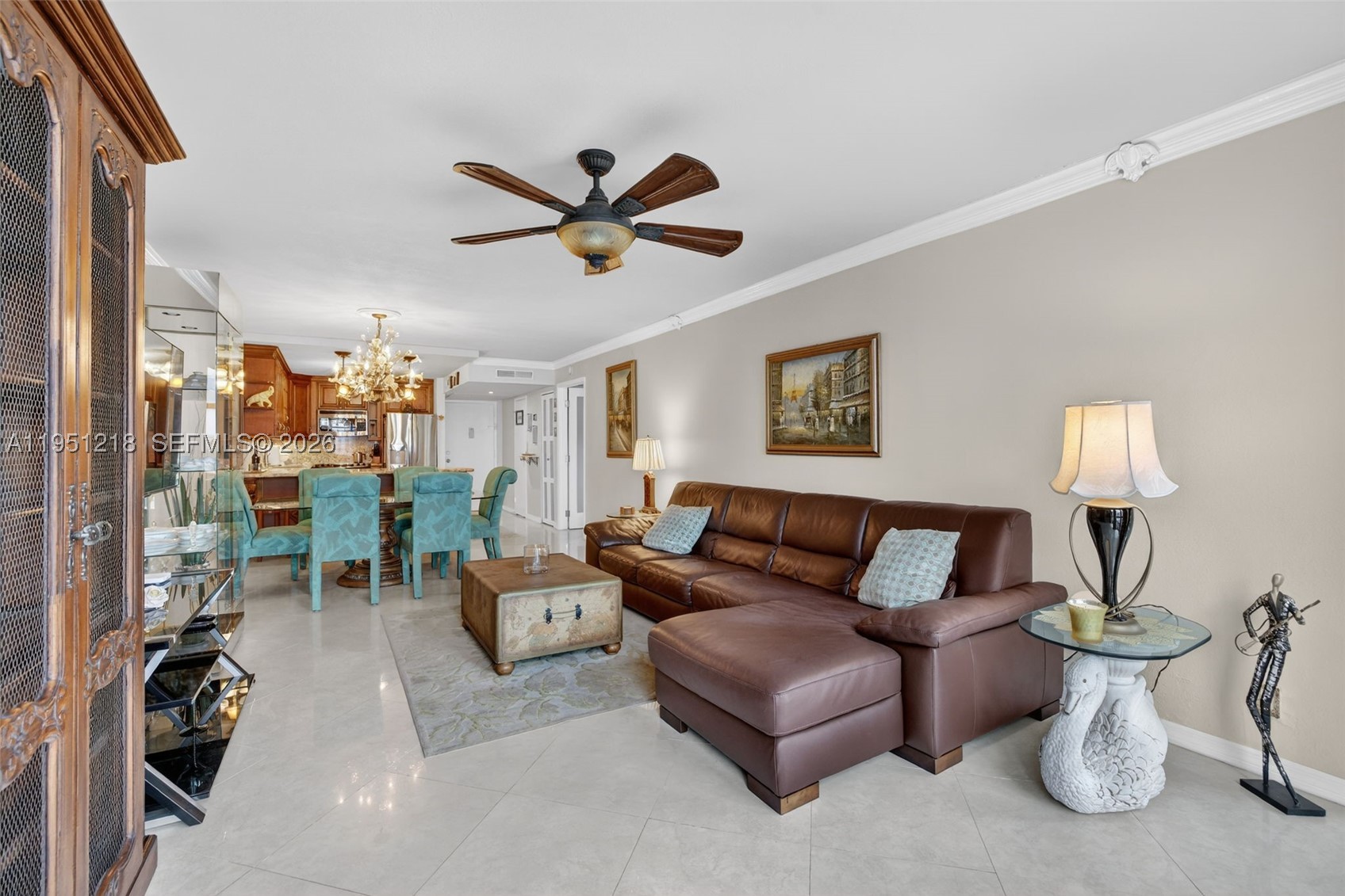 1000 Parkview Dr 806 Property Photo 14