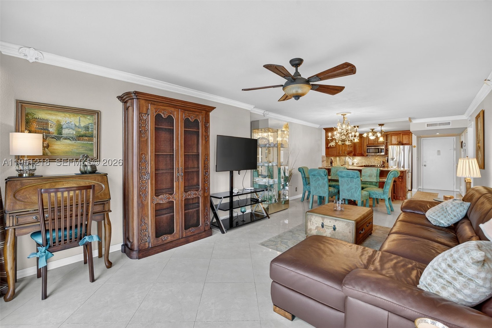 1000 Parkview Dr 806 Property Photo 16