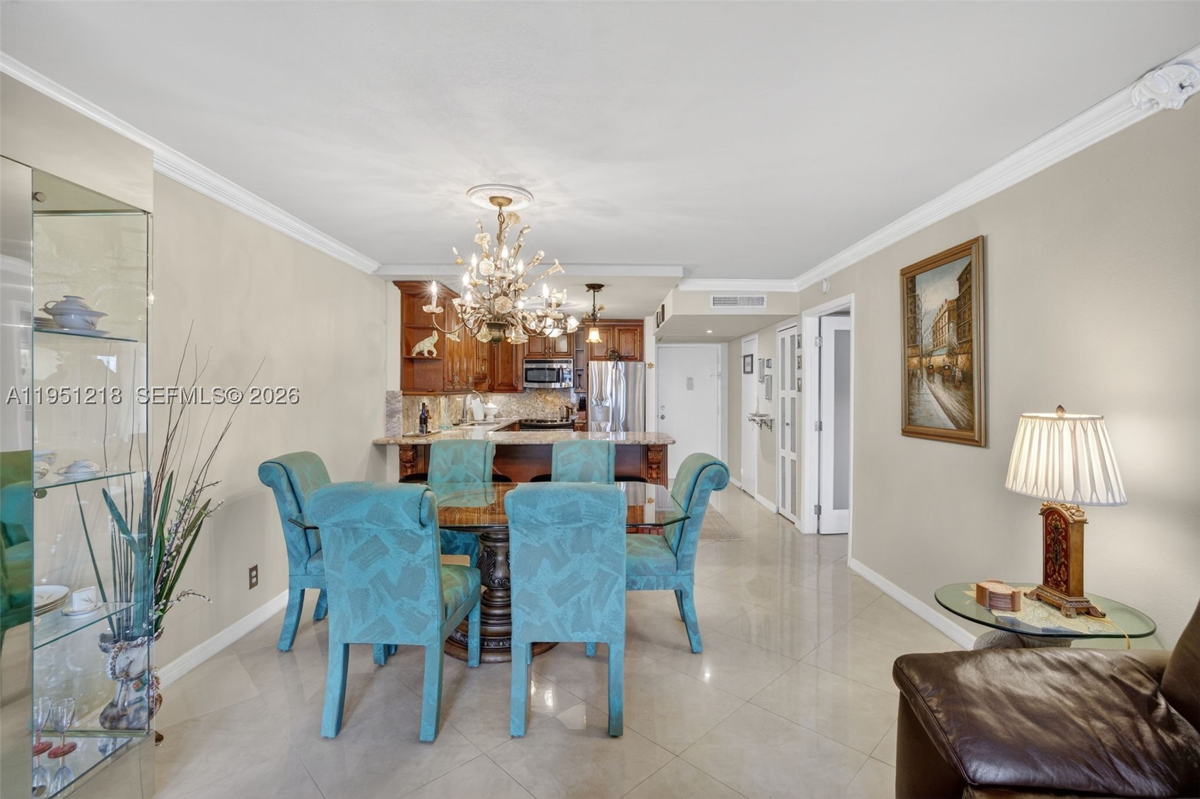 1000 Parkview Dr 806 Property Photo 18
