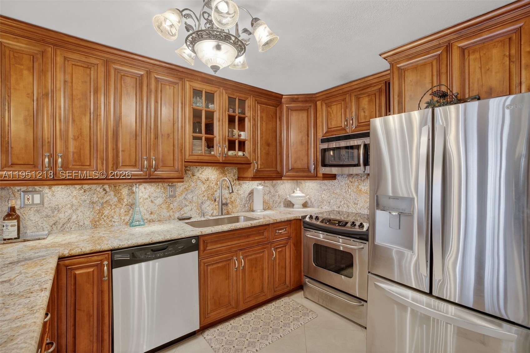 1000 Parkview Dr 806 Property Photo 21