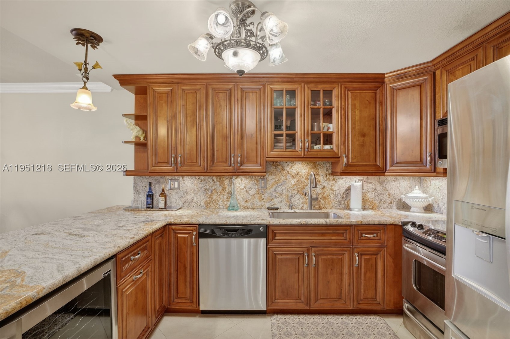 1000 Parkview Dr 806 Property Photo 22