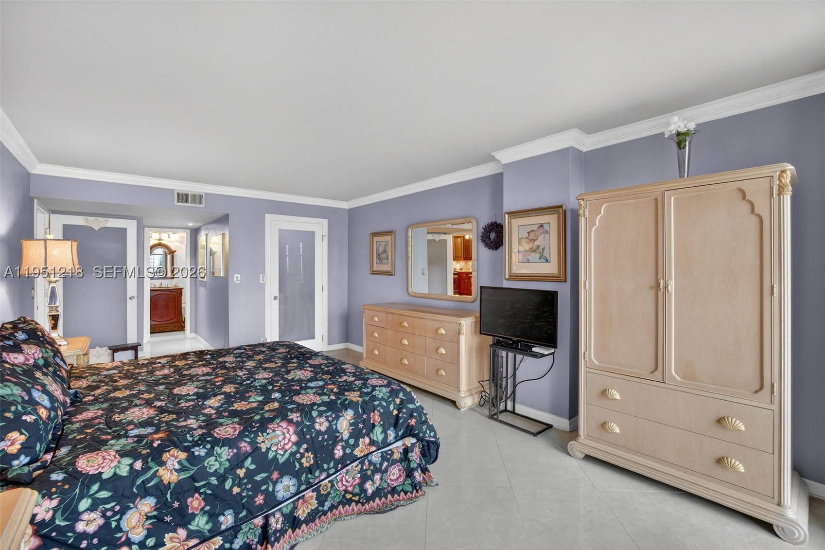 1000 Parkview Dr 806 Property Photo 29