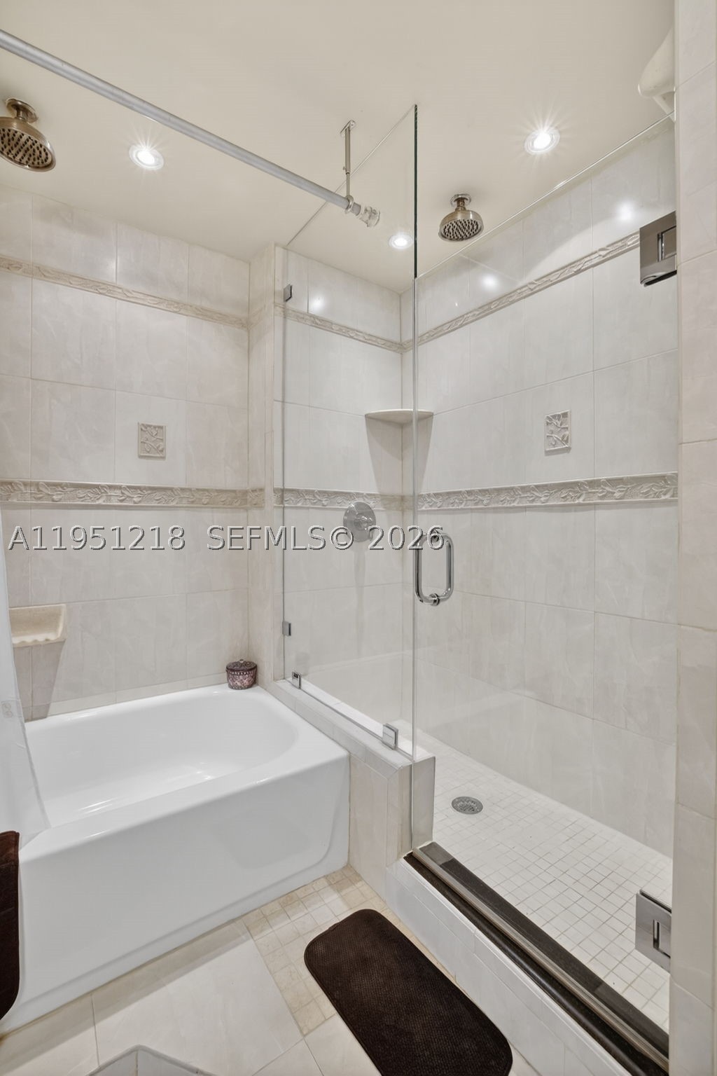 1000 Parkview Dr 806 Property Photo 31