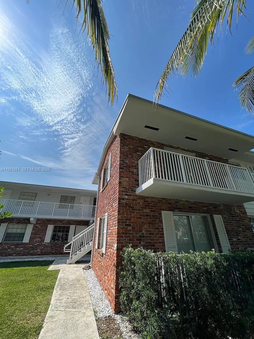 100 Sunrise Dr 5 Property Photo 3