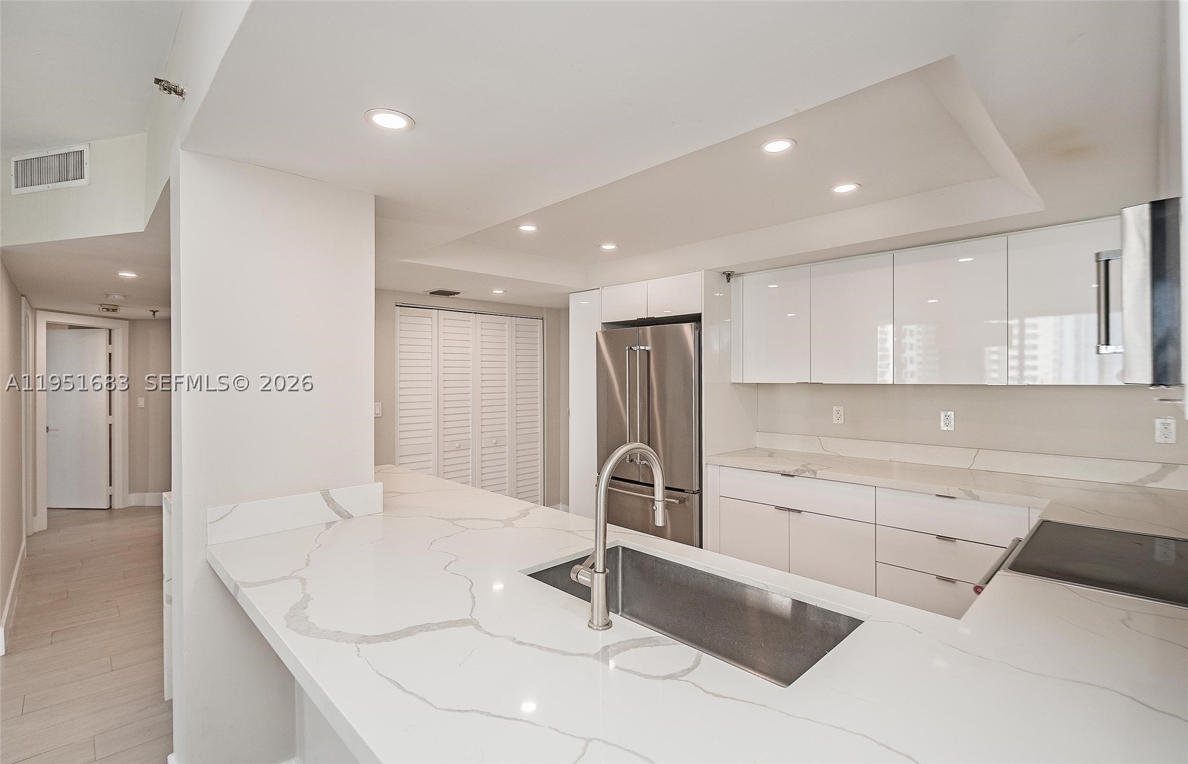 520 Brickell Key Dr A1010 Property Photo 3