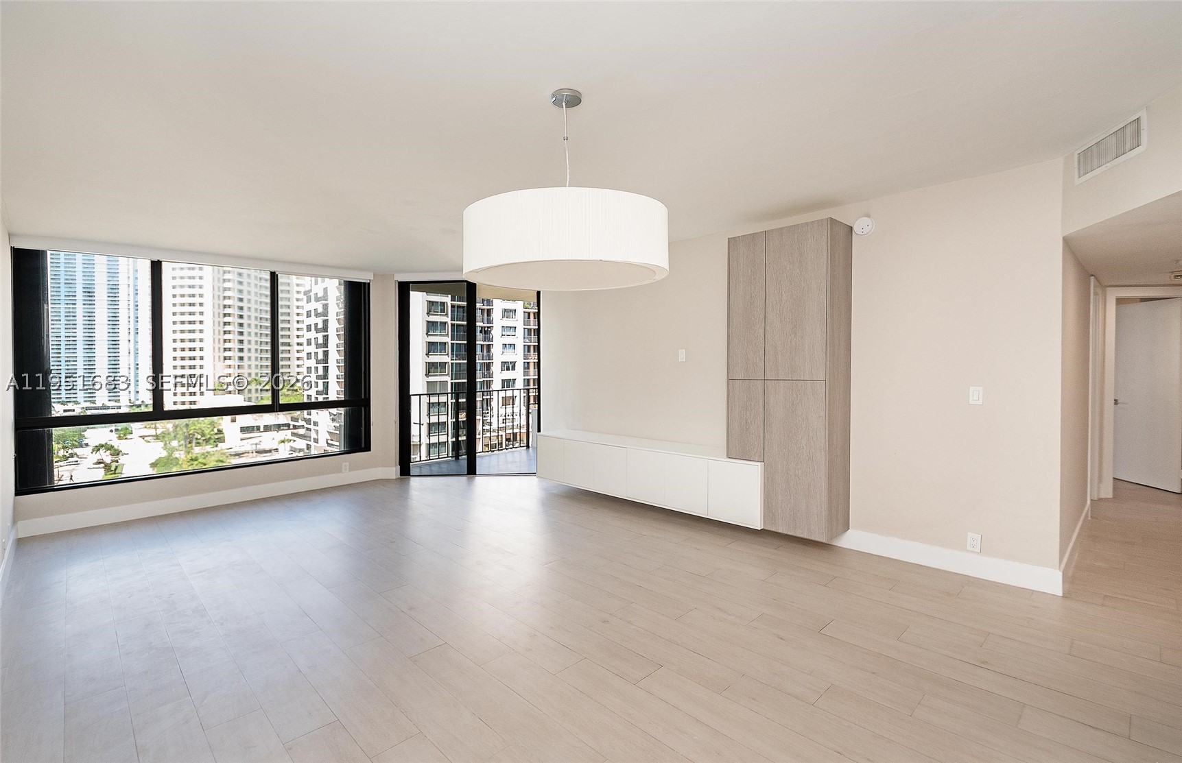 520 Brickell Key Dr A1010 Property Photo 8