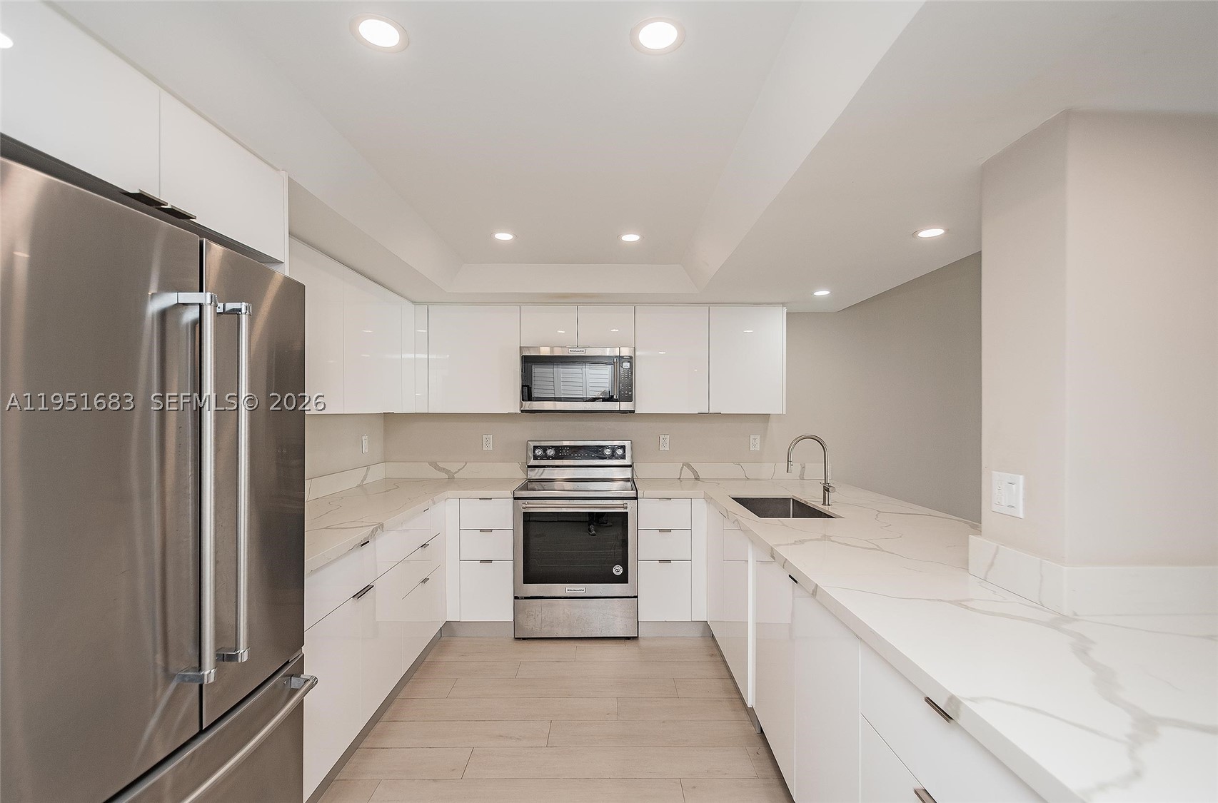 520 Brickell Key Dr A1010 Property Photo 11