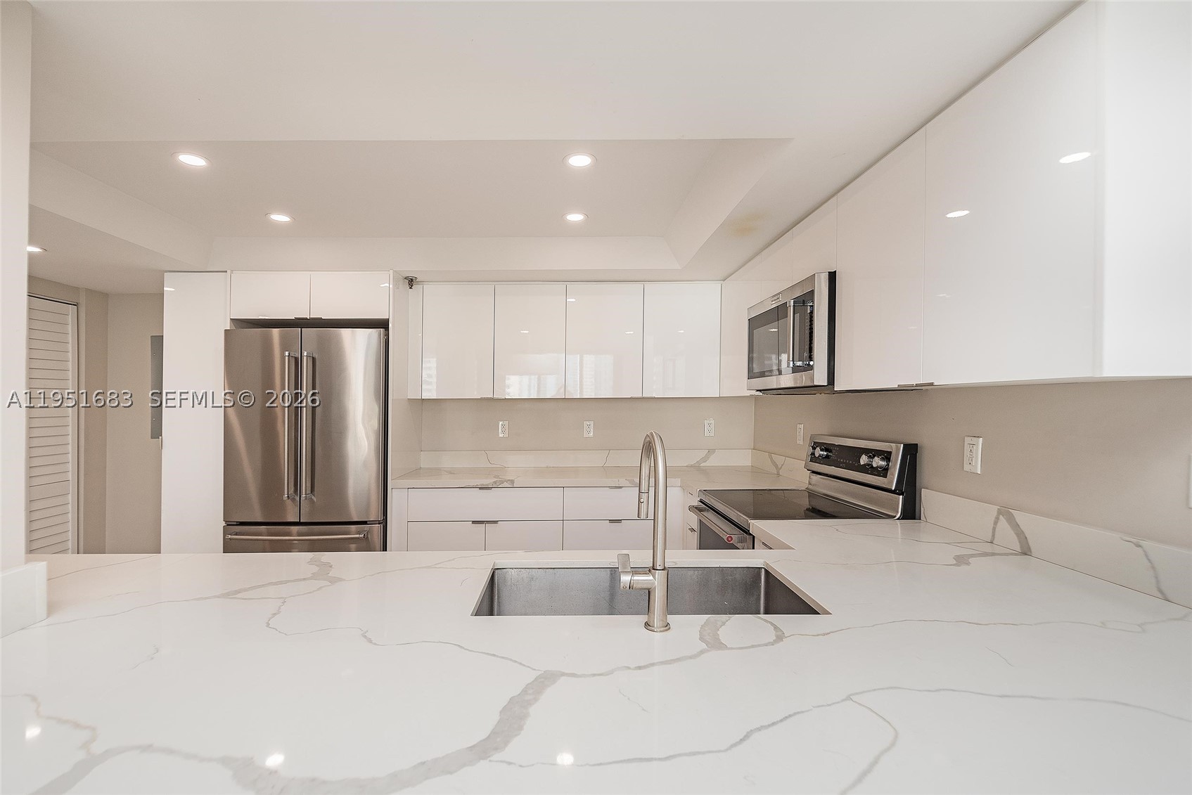 520 Brickell Key Dr A1010 Property Photo 13