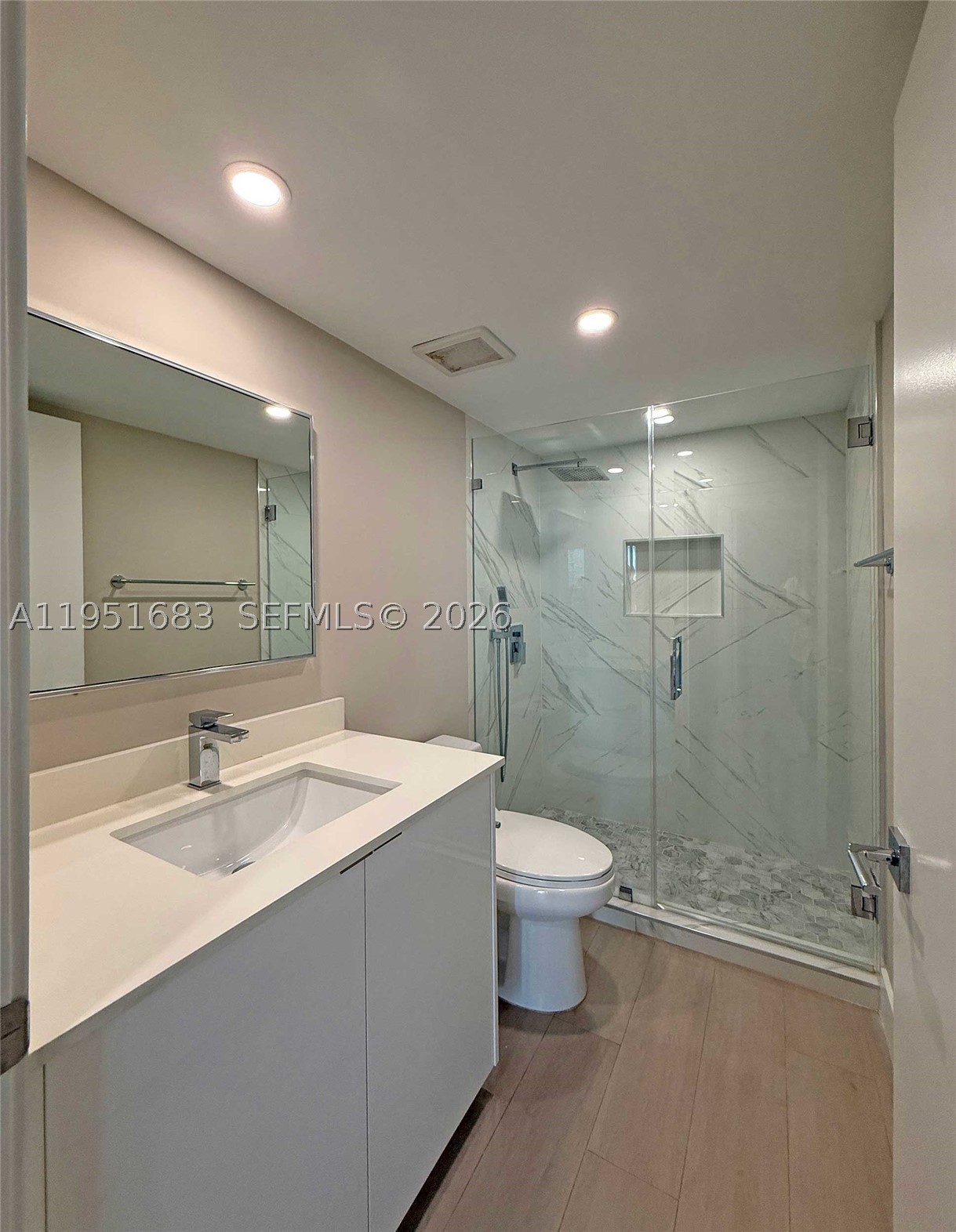 520 Brickell Key Dr A1010 Property Photo 15