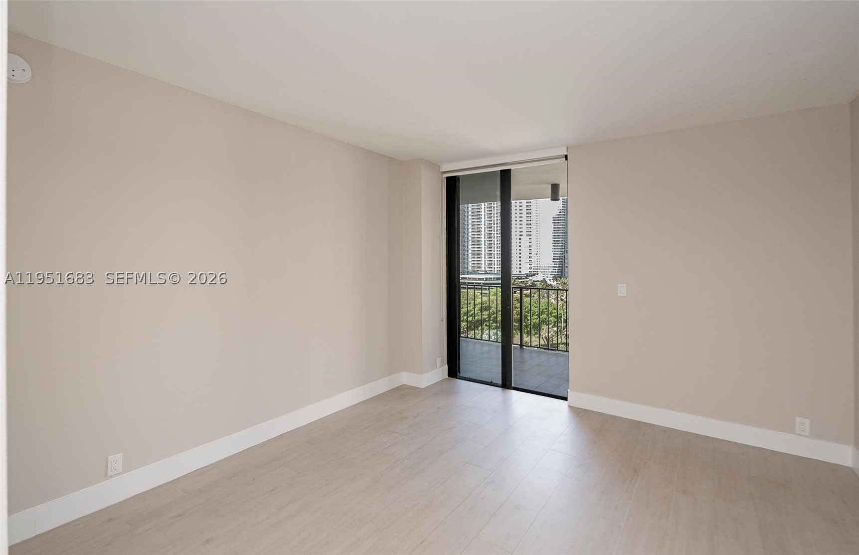520 Brickell Key Dr A1010 Property Photo 17