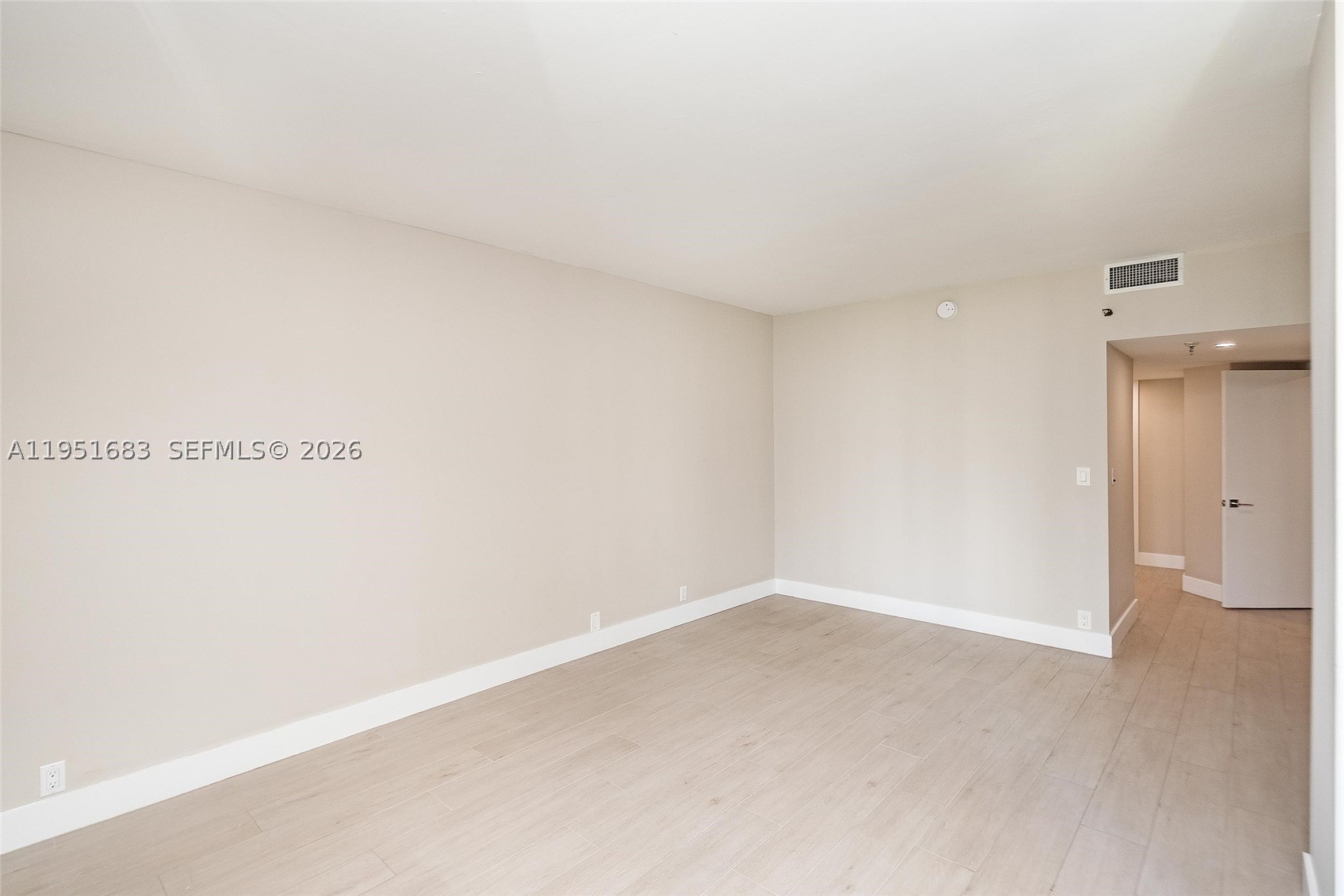 520 Brickell Key Dr A1010 Property Photo 21