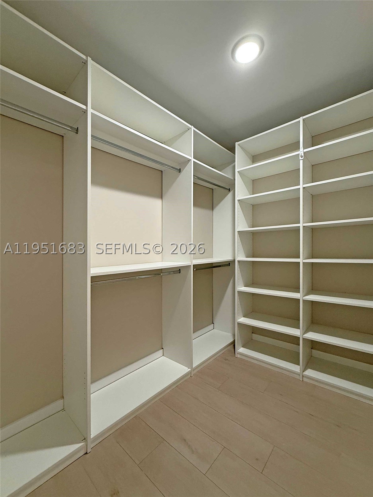 520 Brickell Key Dr A1010 Property Photo 27